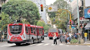 En menos de 30 d??as, un total de 1127 conductores perdieron su licencia de conducir por violar la luz roja, una de las faltas m??s comunes y que m??s accidentes provoca.